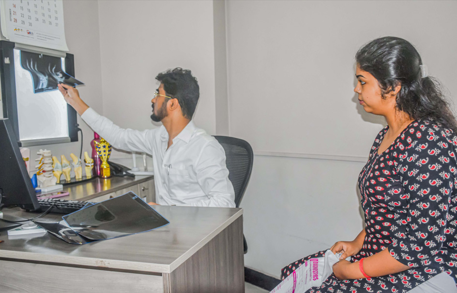 Are You Suffering From Frozen Shoulder? 5 Best Frozen Shoulder Exercises for Quick Relief 